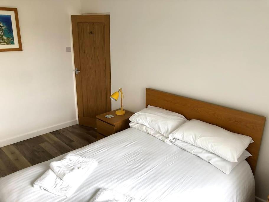 Coastal Bungalow, Sleeps 5 And Ideal For Walkers Amlwch Exterior photo