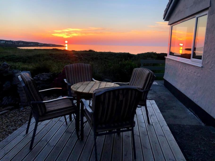 Coastal Bungalow, Sleeps 5 And Ideal For Walkers Amlwch Exterior photo